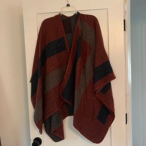 Reversible color block cape